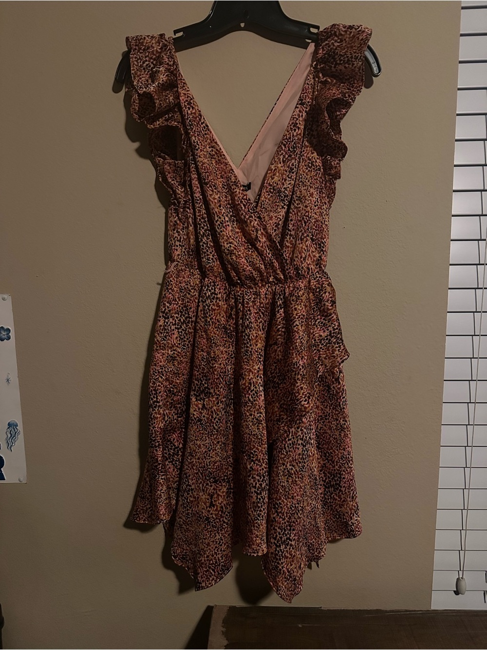 Leopard print midi dress with ruffle sleeves